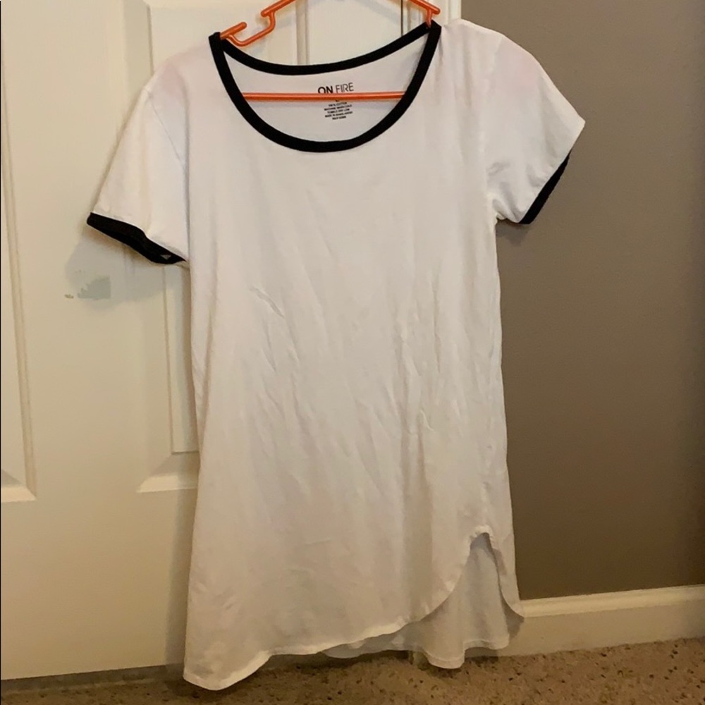 White and black long flowy shirt